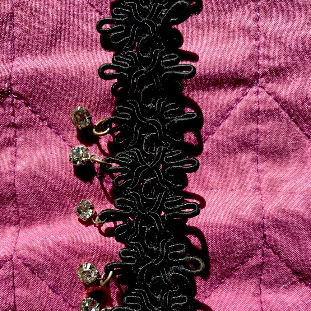 Fabric quilted choker Victorian style with gemstone and adjustable sizes🪄